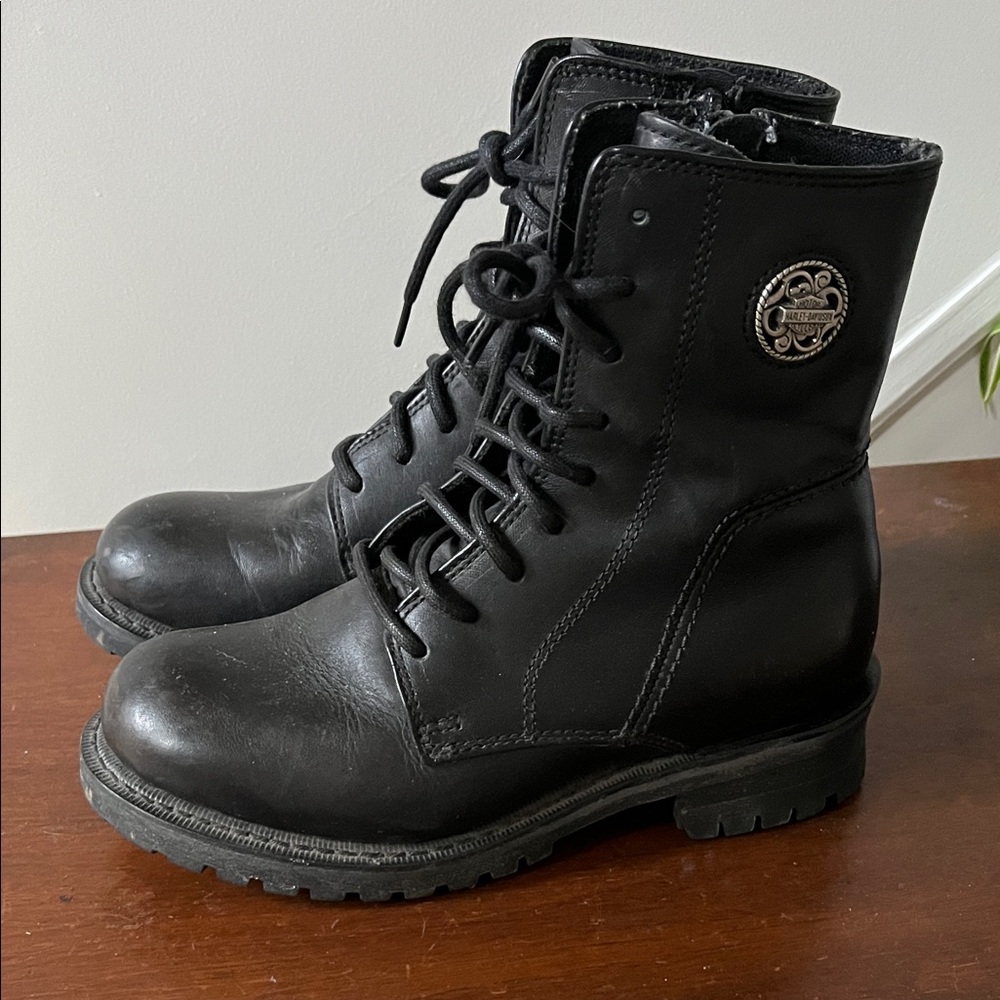 HOST PICK 🏍️Harley-Davidson Black Leather Boots with Silver Medallion